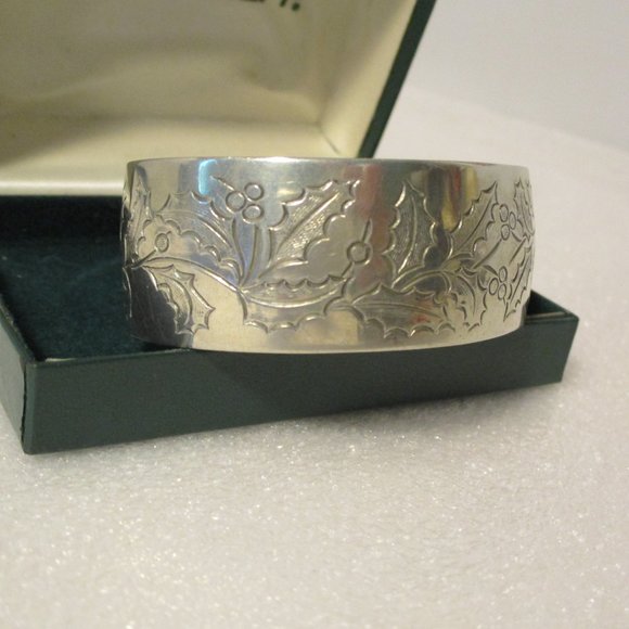 Kirk Stieff Winter Holly Wide Pewter Cuff Bracelet Bangle Original - Picture 1 of 10
